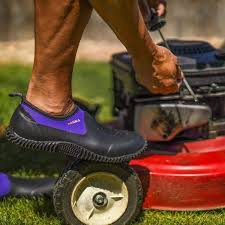 Best Gardening Shoes And Outdoor Boots