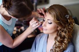 how to become a beautician
