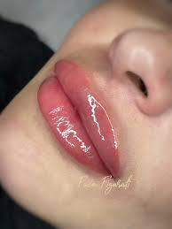 lip blush tattoo