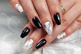 30 best black and white nails to rock
