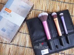 miniso cosmetic bag with 3 brushes set
