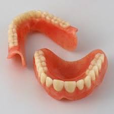 eating with dentures making mealtimes