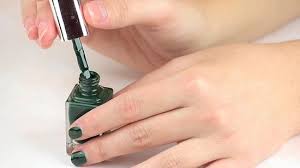 3 ways to polish nails without bubbles