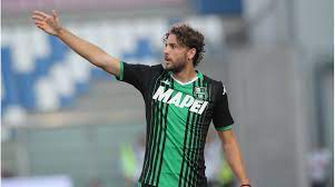 Manuel locatelli (born 8 january 1998) is an italian footballer who plays as a midfielder for serie a club sassuolo and the italy national team. Borussia Dortmund Want Manuel Locatelli Juventus Also Interested In Us Sassuolo Midfielder Transfermarkt