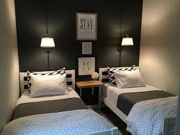 twin beds guest room