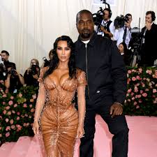 Well, according to the internet, anyway. Kim Kardashian Shitstorm Fur Familienfotos Chicago Und Psalm Nicht Eure Kinder Stars