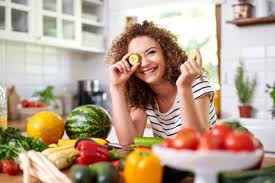 Více než 336.400 stock fotografií, snímků a obrázků bez autorských poplatků  na téma Vegetariánství - iStock