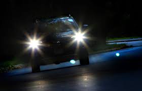 600 readers voted car headlights have