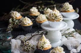 vanilla cupcakes with ercream