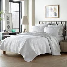 white geometric cotton king quilt set