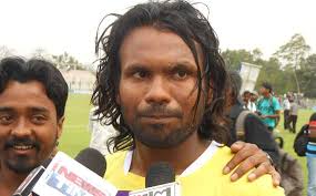 Bhowmick who had also featured in &#39;Goal&#39;s I-League team of the season&#39; last time around, wants to stick with Prayag United despite the financial crisis for ... - 267762hp2