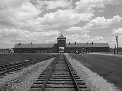 Στρατόπεδο συγκέντρωσης Άουσβιτς - Βικιπαίδεια