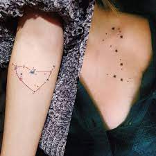 Tatouage constellation : nos idées de tatouages étoilés