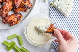quick blue cheese dip for wings and