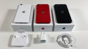 The glass display and the glass body are held. Iphone Se 2020 All 3 Colours Review White Product Red And Black Youtube