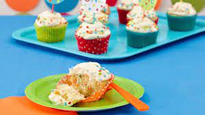 Betty Crocker Confetti Cupcakes gambar png