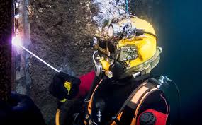 Contractors will require that you achieve sufficient skill in wet and/or dry underwater Ocean Kinetics Spotlight On Commercial Diving
