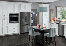 Black appliances, white/light grey cabinets and darker grey walls : Choosing Between Slate Black Stainless Steel Black Slate Appliances