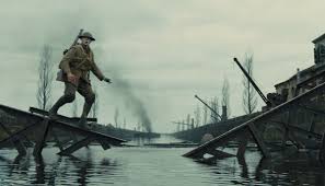 Two british soldiers are sent to deliver an urgent message to an isolated regiment. 1917 Filmkritik Movie Infos