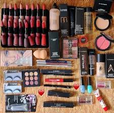 black cosmetic items for parlour