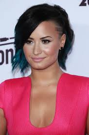 Demi lovato cut off her long locks in november and it led to some surprising results. Demi Lovato S Hair Evolution All The Colors The Singer Has Tried Revelist