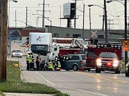 dead after semi minivan crash on broadway