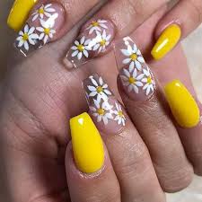 See more of yellow design studio on facebook. 50 Gorgeous Yellow Acrylic Nails To Spice Up Your Fashion In 2021