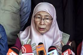 Private and mohd hafidzy yusoff sister of private. Malaysia Ranks High In Women S Educational Attainment Dr Wan Azizah é©¬ä¸­é€è§† Mci Trilingual News