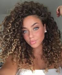 Even though the curly hair does not really allow you to see that the hair has a bob style, the fact this is obviously the type of haircut that will be chosen by very daring women. The Best Ways To Style Short Curly Hair Voluflex