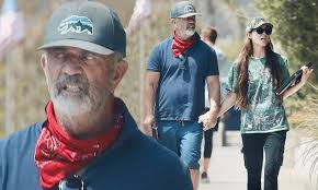 View 1 mel gibson rosalind ross picture ». Mel Gibson Holds Hands With Girlfriend Rosalind Ross During Walk In La Flipboard