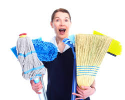 Une femme de ménage nettoie le domicile d'un particulier en échange d'une rémunération. Les Femmes De Menage Pour Entreprise Societe De Nettoyage