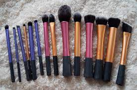 real techniques makeup brushes review