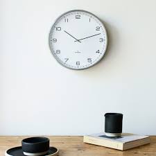 Amazon de jones clocks studio scandi wanduhr holzrahmen 30cm hellholz creme zifferblatt. One Wanduhr Von Huygens Connox