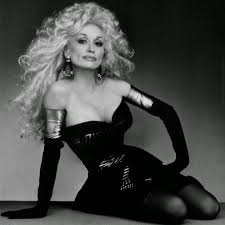 the queen of wigs dolly parton without