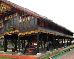 Rumoh Aceh rumah adat Aceh arsitektur tradisional, buatan AI