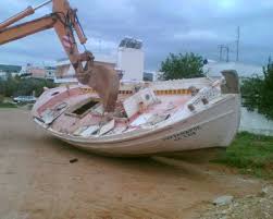 Αποτέλεσμα εικόνας για Καταστρέφουν τα παραδοσιακά σκάφη