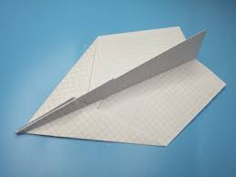 fold hest flying paper airplane