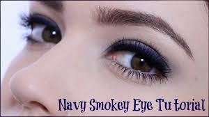 glamorous navy blue smoky eye makeup