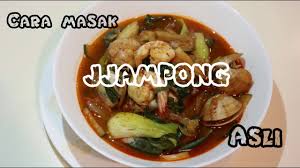 Alhasil untuk menyajikan dan menikmati makanan yang bergizi pun membutuhkan biaya yang tidak murah. Masakan Jjampong ì§¬ë½• Korean Spicy Seafood Noodle Soup Sup Mie Pedas Makanan Laut Korea Youtube