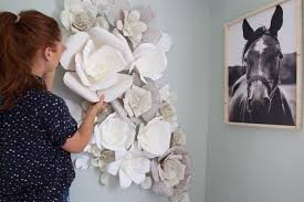 how to make wall flowers out of book
