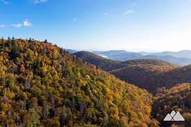 top fall foliage hikes near asheville