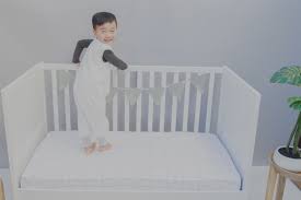 baby transition from crib to toddler bed