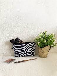 1pc zebra pattern cosmetic bag hand