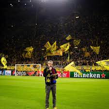 Borussia Dortmund: Schock für Fans! „Nobby“ Dickel im Krankenhaus -  derwesten.de