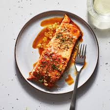 grilled salmon in foil with herby