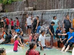 royal garden resort free water park