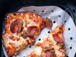 how to reheat leftover pizza in air fryer