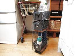 100均ワイヤーネットで 気になるすき間収納 暮らしニスタ 収納 100均 ワイヤーネット ワイヤーネット