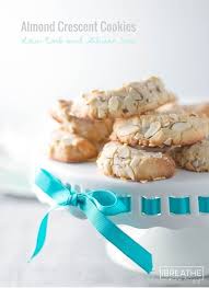 keto almond crescent cookies low carb