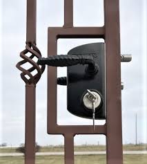 Keyed Lever Lock For Fencing Metal Gates